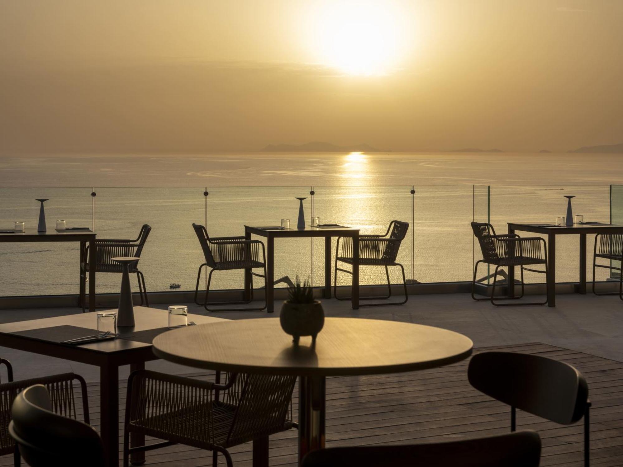 Santo Mine Oia Suites Bagian luar foto