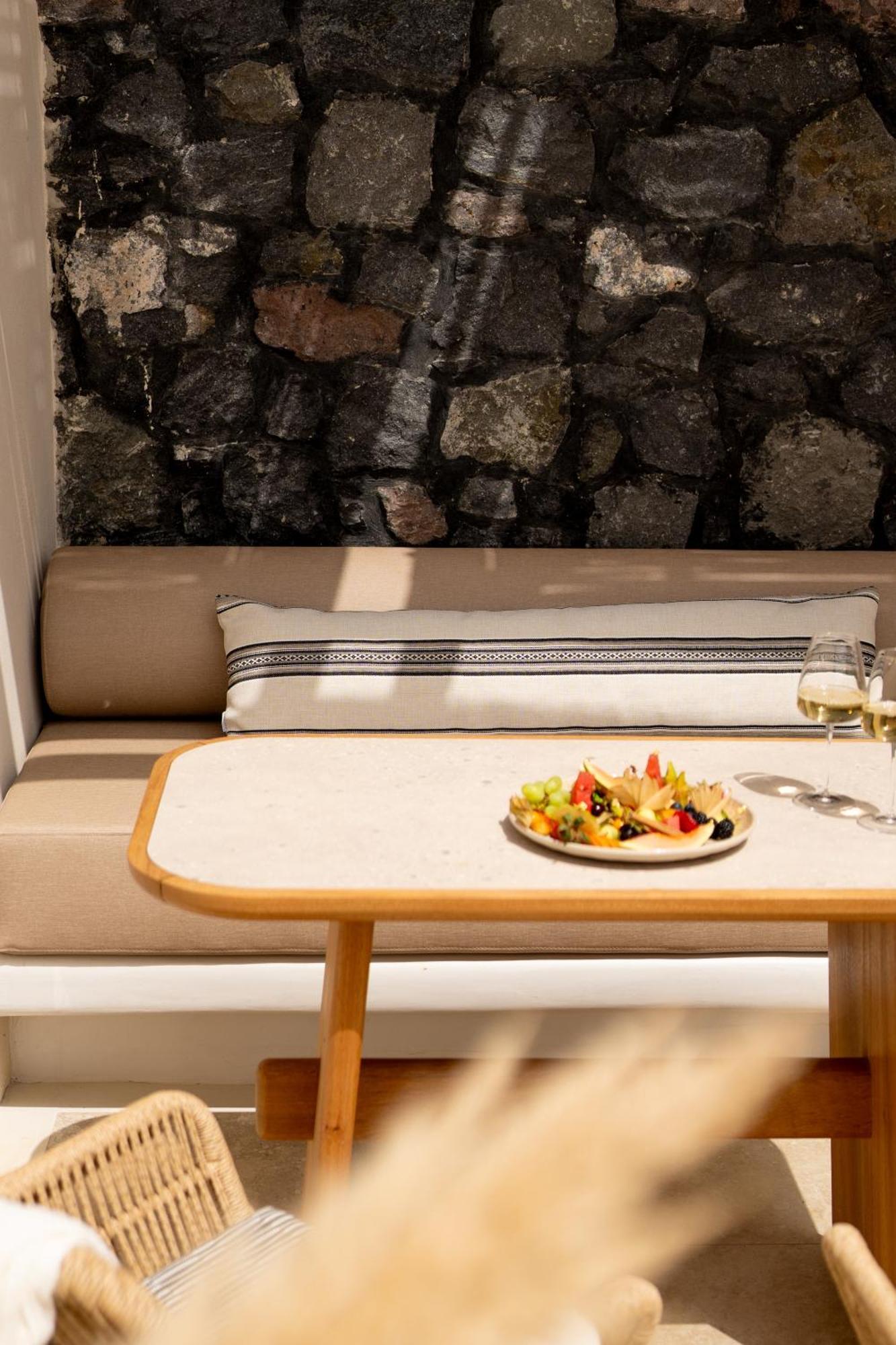 Santo Mine Oia Suites Bagian luar foto