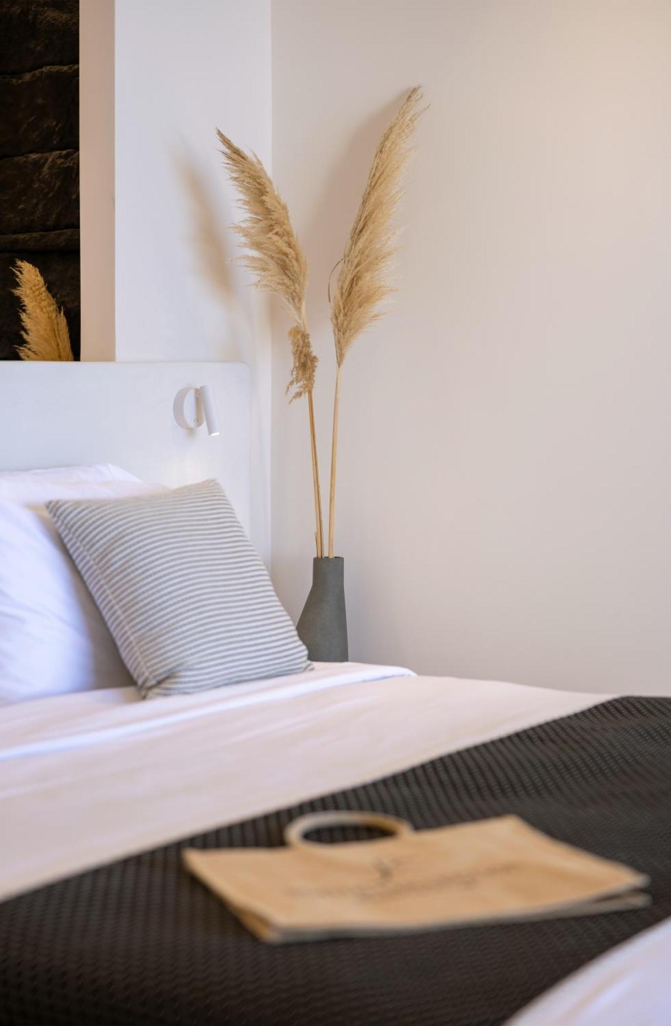 Santo Mine Oia Suites Bagian luar foto